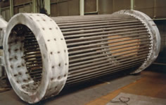 Cage type metallic heat exchanger
