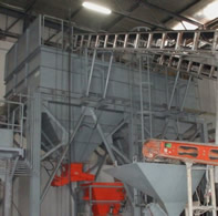 Raw material hopper